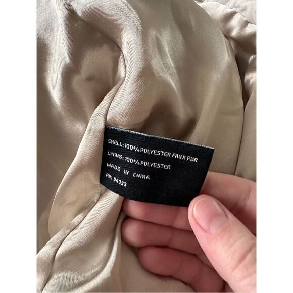 Altar’d State Plush Faux Fur vest - Picture 3 of 8